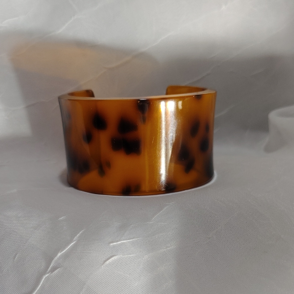 ✨ CHUNKY VINTAGE TORTOISE SHELL LUCITE STATEMENT CUFF ✨